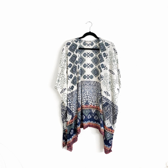 Altar'd State Sweaters - Altar'd State Aztec Print Boho Kimono Blue/Cream M